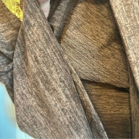 Adorable sequin deer sweatshirt / sweater - soft, fully lined, size XL - Picture 4 of 7